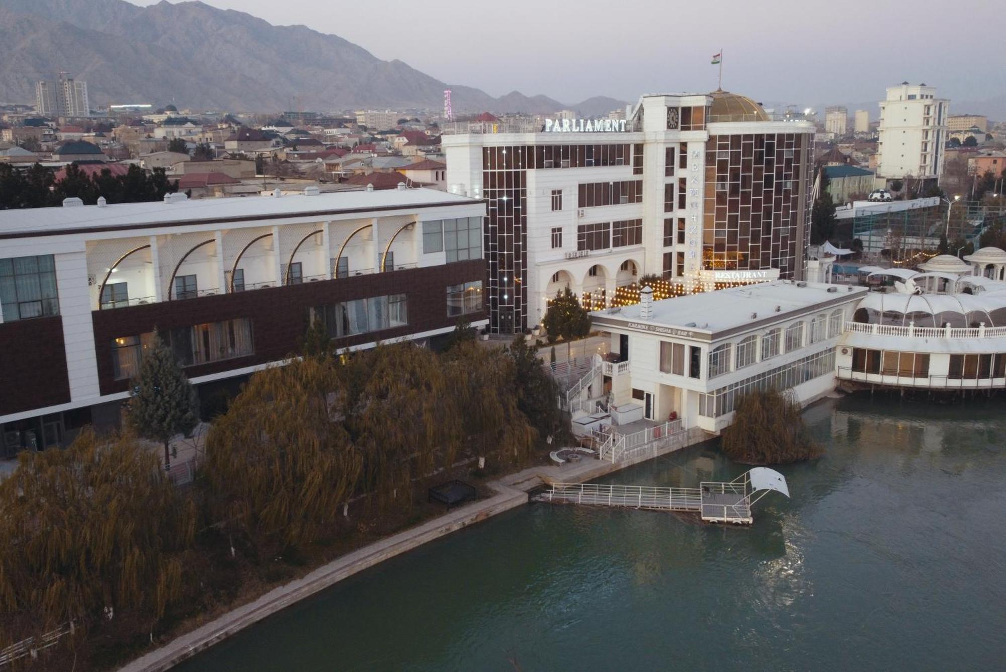 Parliament Palace Hotel 苦盏 外观 照片